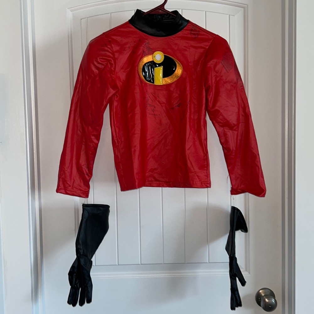 Disney Store Incredibles “Dash” costume